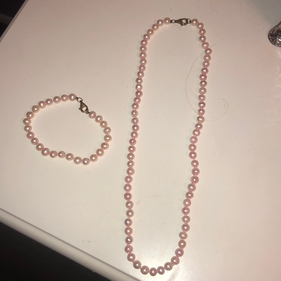 Pink pearl necklace and matching bracelet! - Picture 1 of 2
